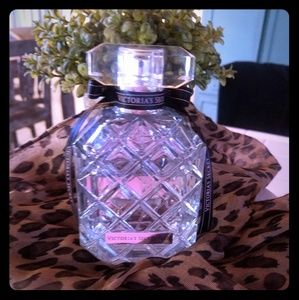 Victoria's secret bombshell paris perfume